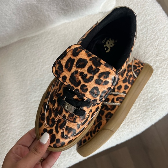 NWOB G by Guess Leopard Pint Leather Sneakers! ✨🐆 - Picture 9 of 10